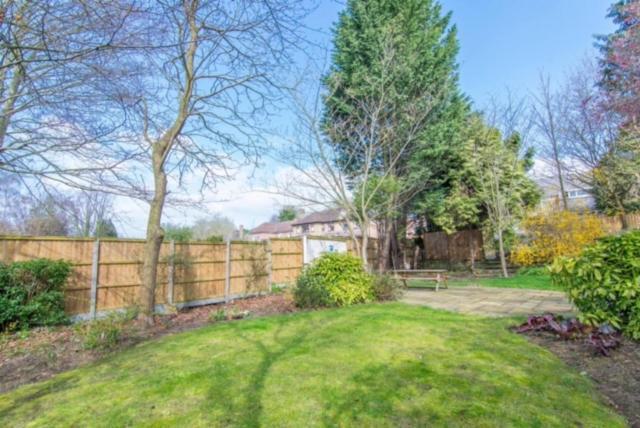 Jubilee Mansions 5* Retreat Apartment Peterborough Bagian luar foto