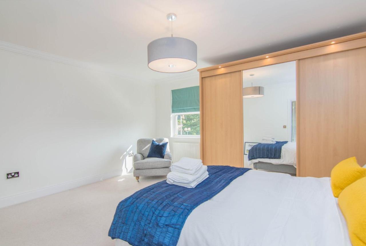 Jubilee Mansions 5* Retreat Apartment Peterborough Bagian luar foto