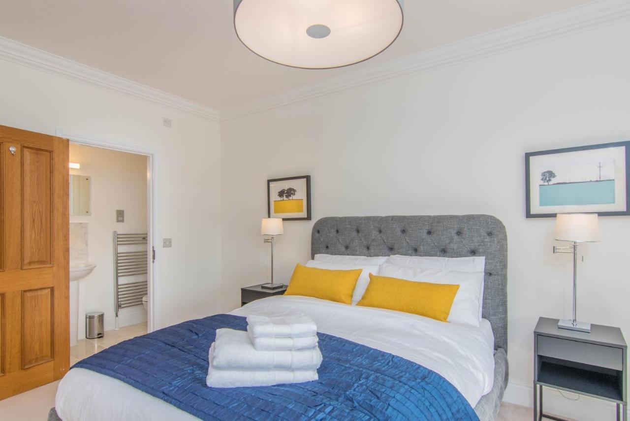 Jubilee Mansions 5* Retreat Apartment Peterborough Bagian luar foto