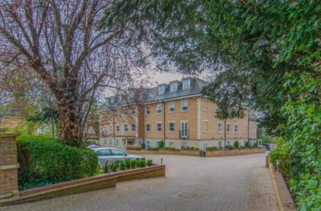 Jubilee Mansions 5* Retreat Apartment Peterborough Bagian luar foto