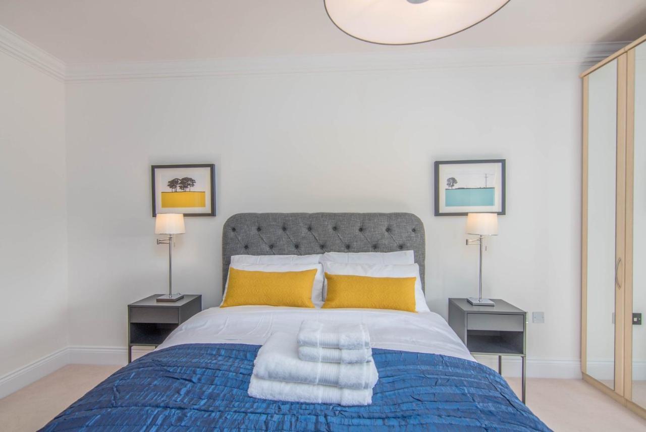 Jubilee Mansions 5* Retreat Apartment Peterborough Bagian luar foto